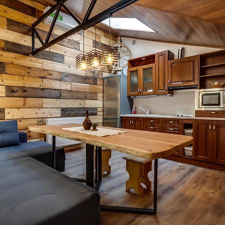 Four Bedrooms Apartment In The Heart Of 利沃夫 外观 照片