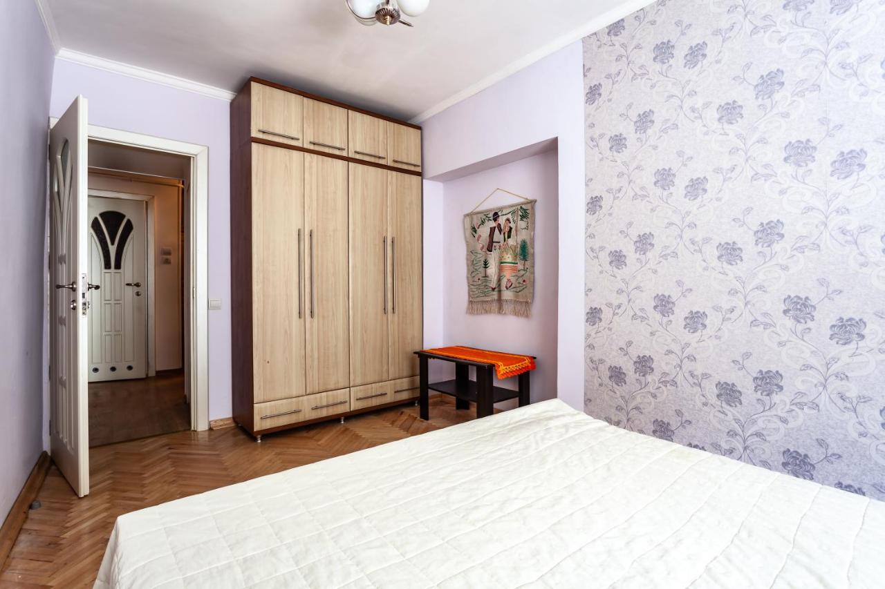 Four Bedrooms Apartment In The Heart Of 利沃夫 外观 照片
