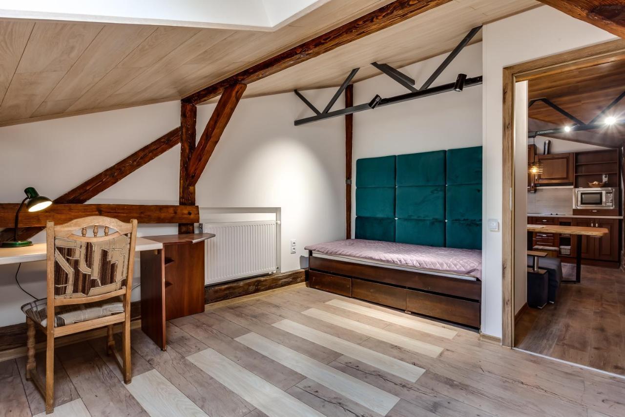 Four Bedrooms Apartment In The Heart Of 利沃夫 外观 照片