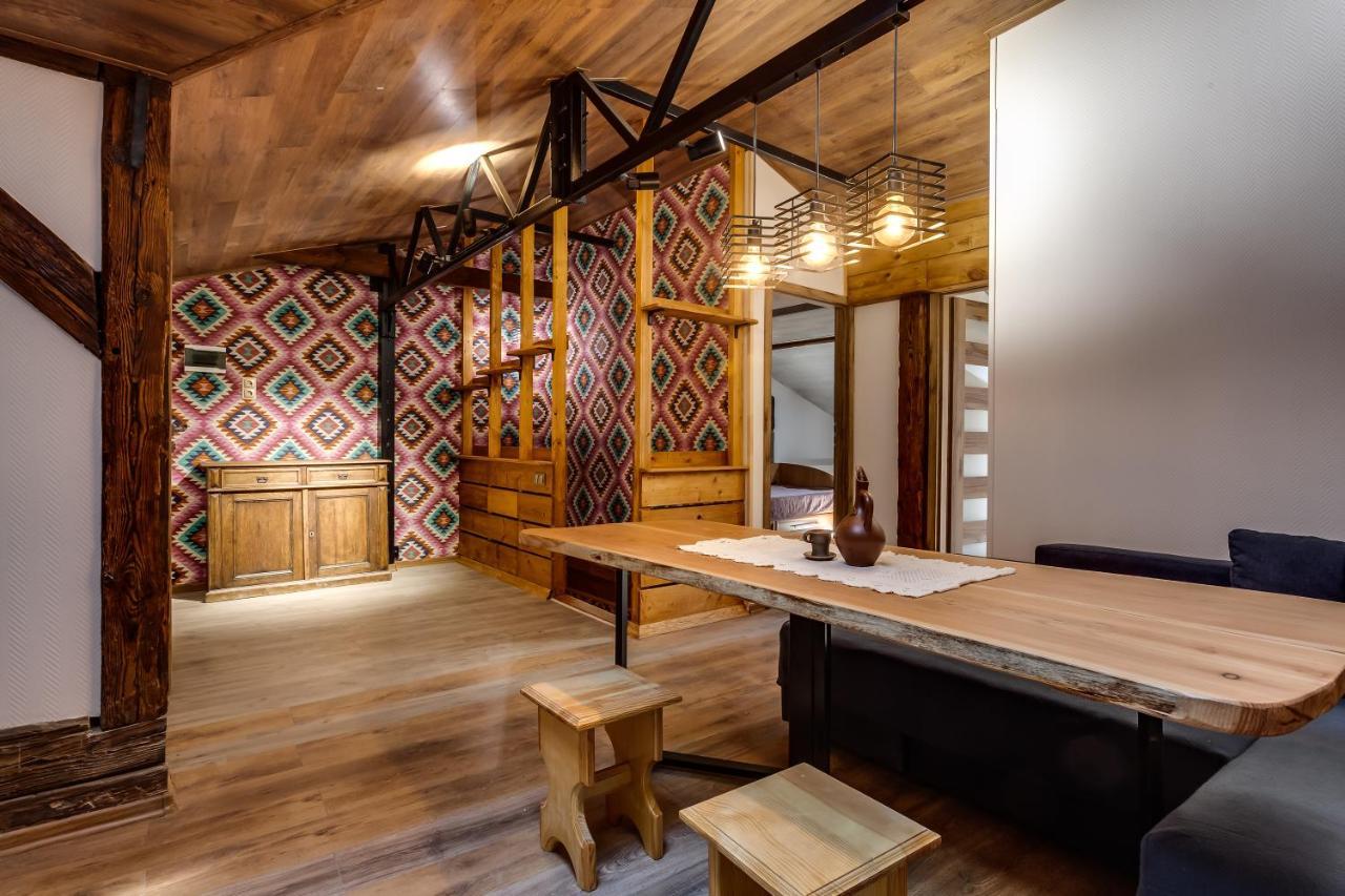 Four Bedrooms Apartment In The Heart Of 利沃夫 外观 照片